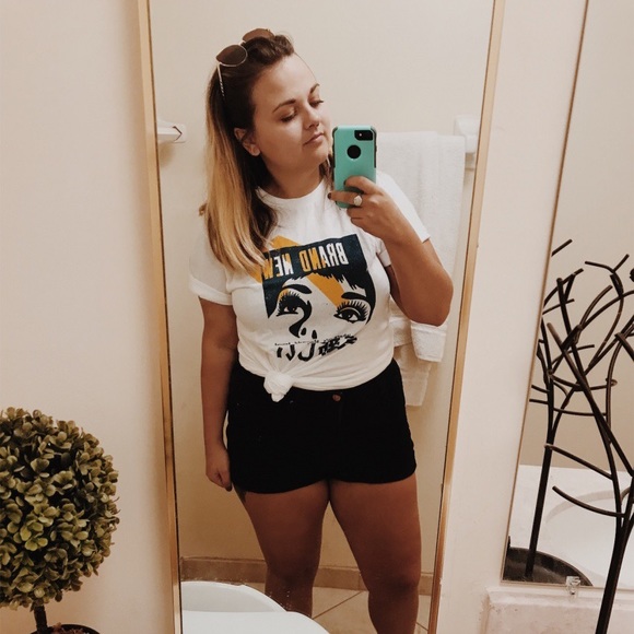 Meet your Posher - Picture 6 of 11